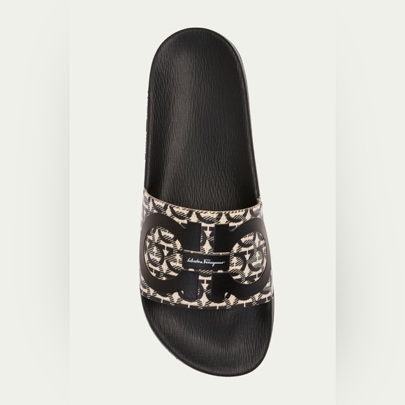 Salvatore Ferragamo Groove 6 slides. Gancini-print upper. Size. 13 New/ no box.